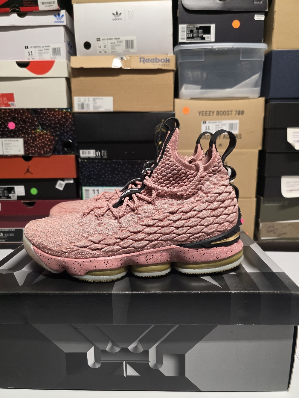 Nike LeBron 15 sneakers in the "Hollywood"
